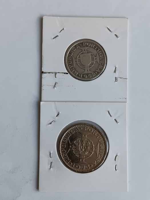 Moedas da Guiné  diversas.