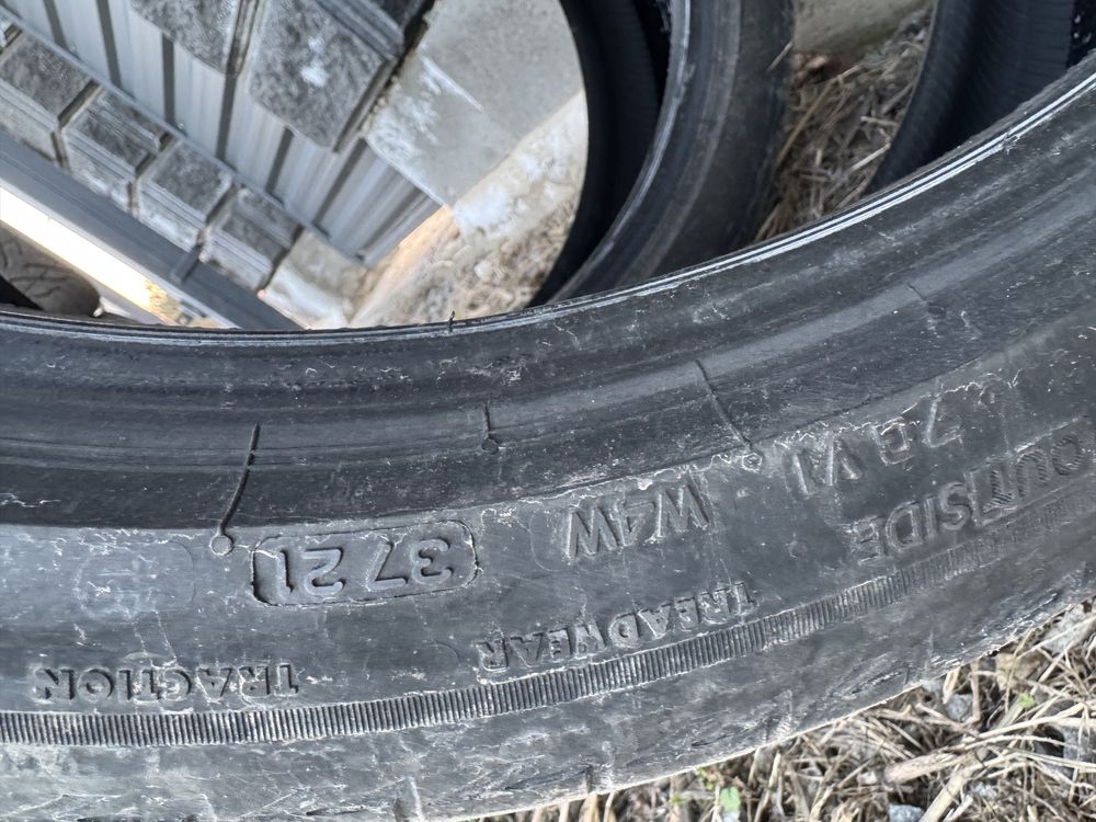 255/40/21 Bridgestone