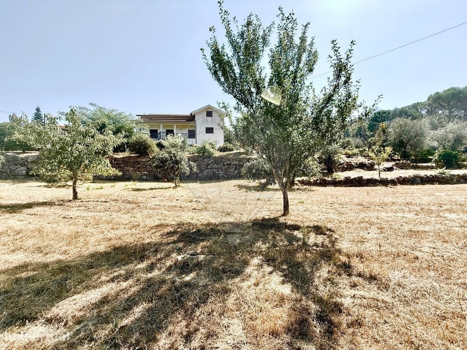 Moradia T5 para venda