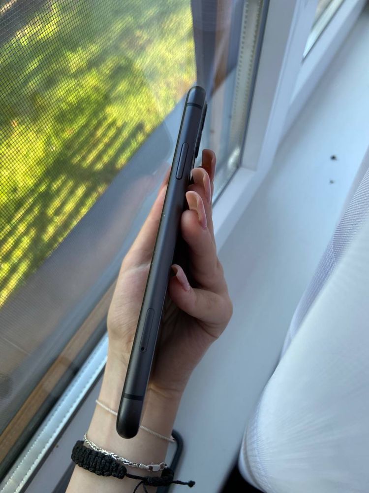 Iphone 11 в хорошому стані