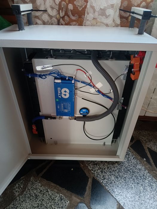 Комплект резервного живлення+ аккумулятор Дбж гібридний інвертор 24в