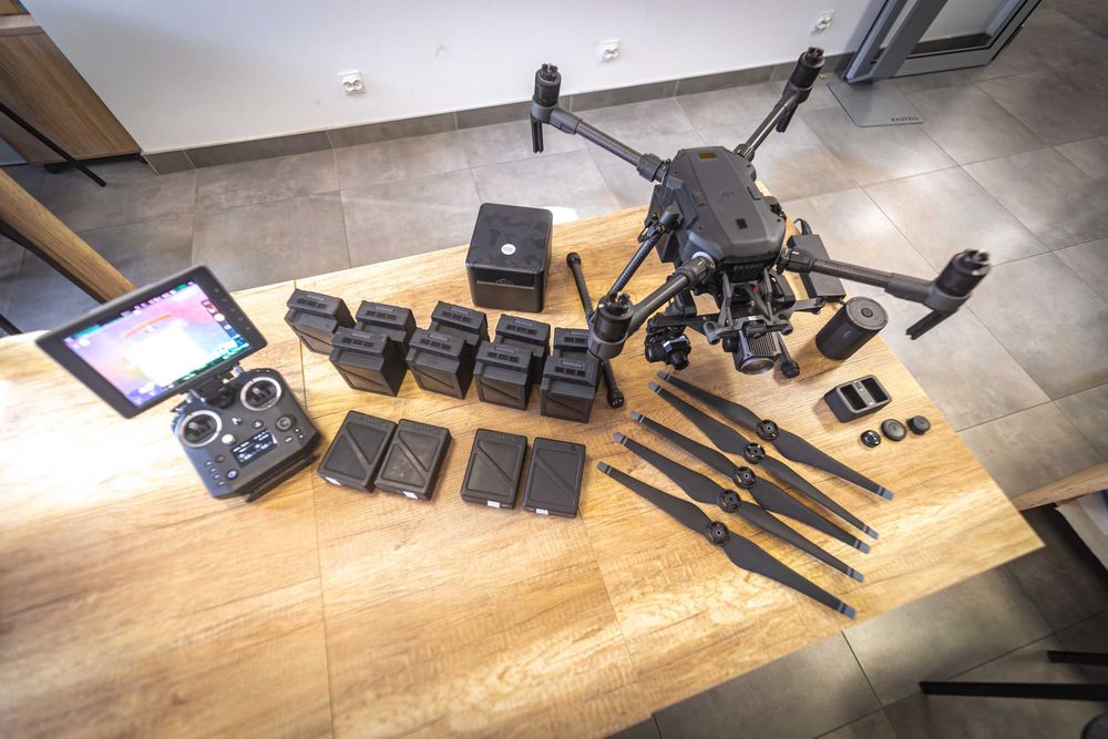 DJI DRON Matrice 210, CrystalSky 7.85”,  XT, Z30, 15x bat, VAT