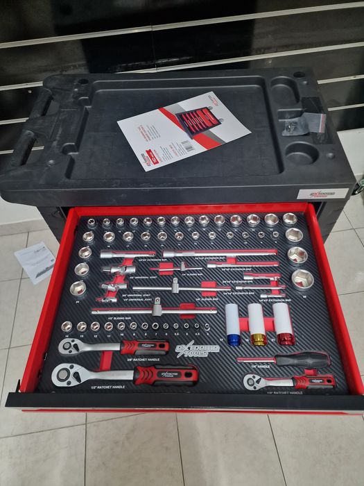 Carrinho de ferramenta de 6 gavetas 4 completas novo