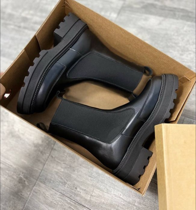 Зимові челсі у чорному кольорі