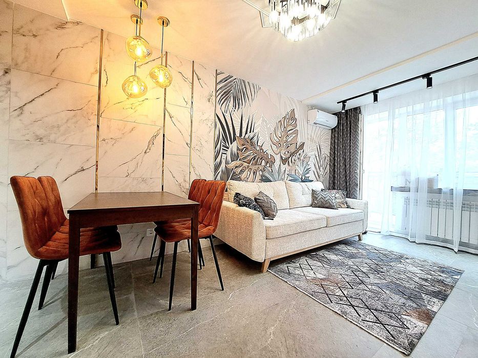 NEW Квартира біля ТРЦ Никольский, джакузі, SMART TV, центр, подобово