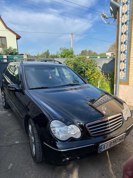Продається Mercedes-Benz C220 (2003 рік), дизель 2.2, після дтп