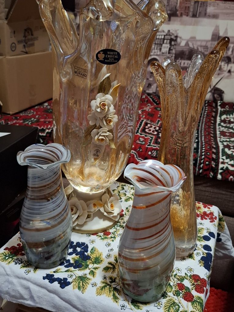 Стеклянные вазы красавицы