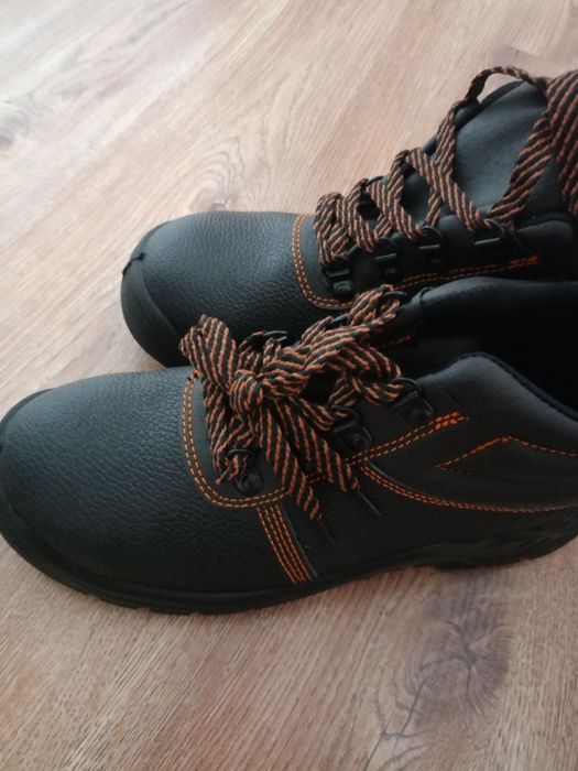 Buty robocze trzewiki wzmocnione czubki 40
