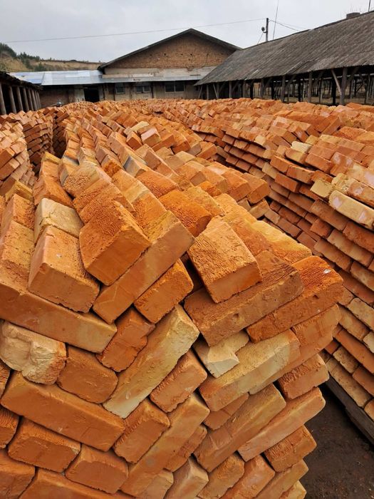 Продається цегла