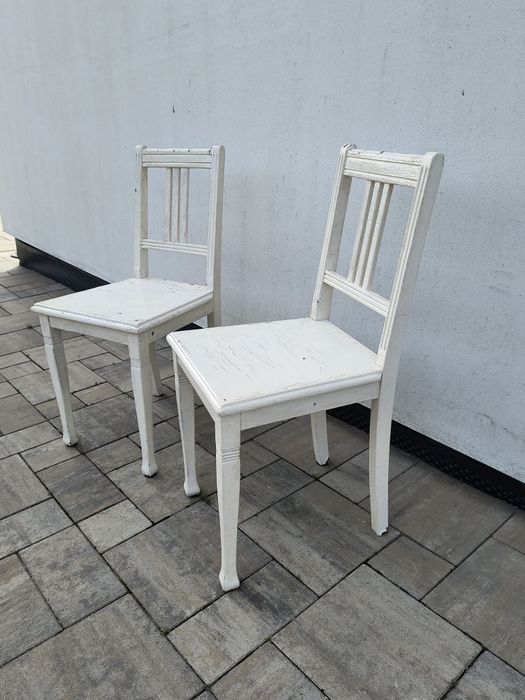 Krzesła dwie sztuki