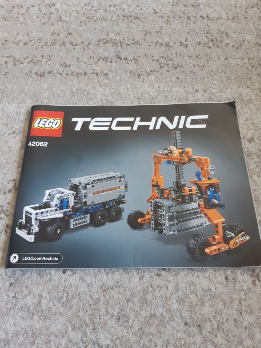 Plac przeładunkowy LEGO Technic 42062