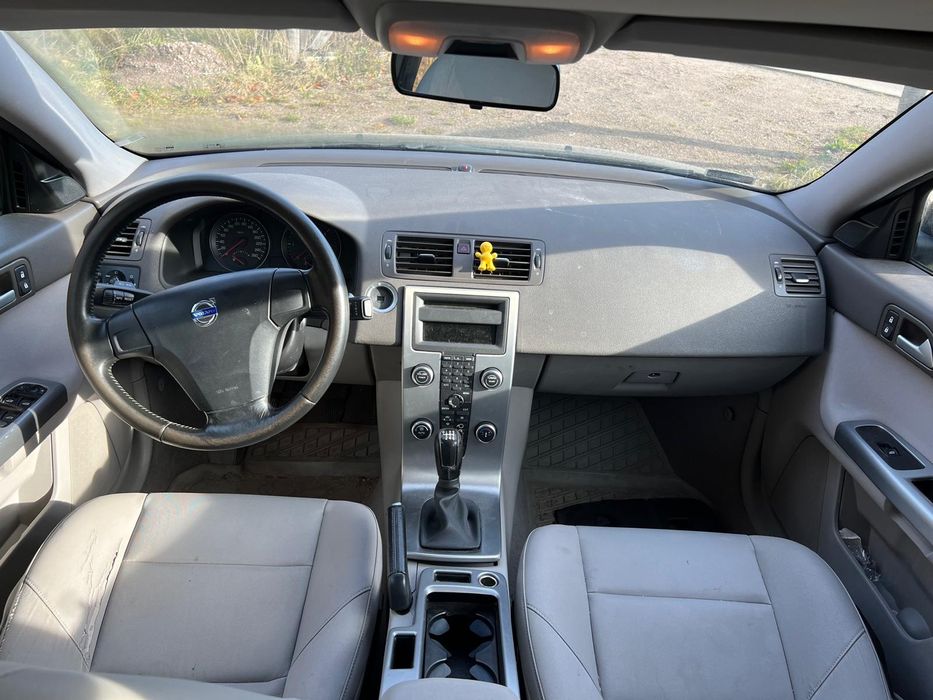 Volvo s40 v50 całe na części.