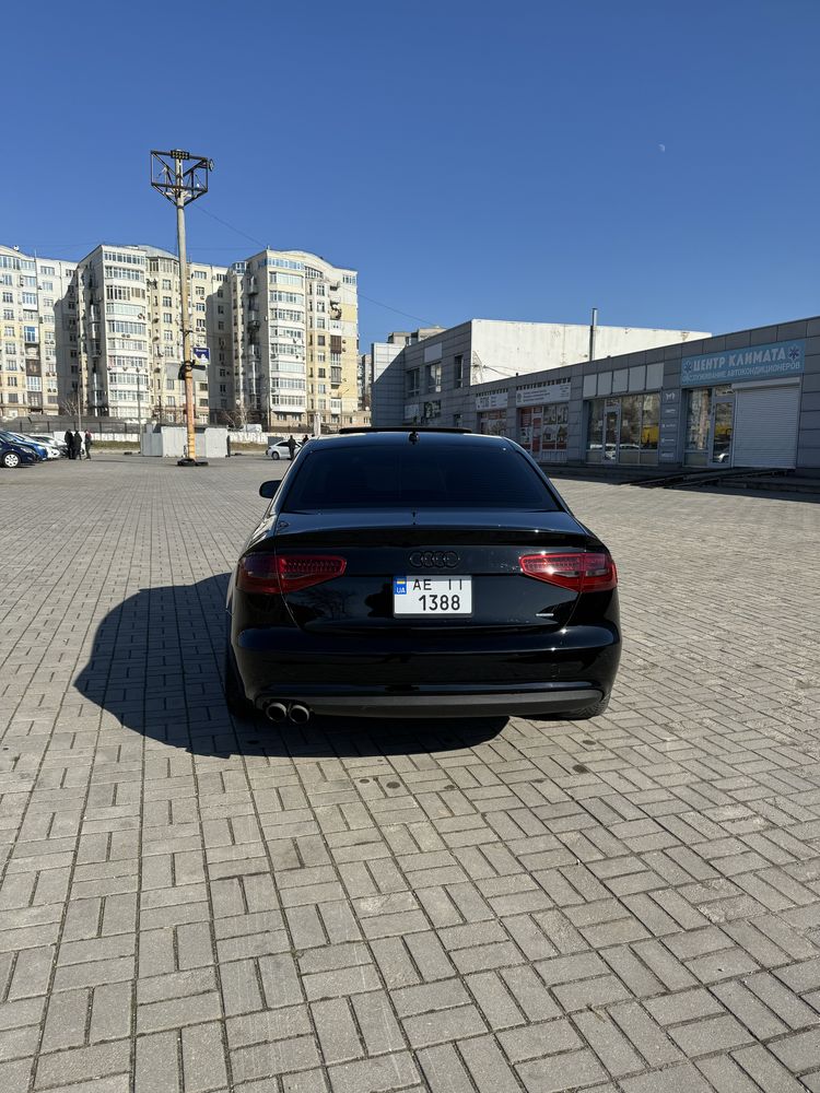 Продам Audi A4 B8 2013