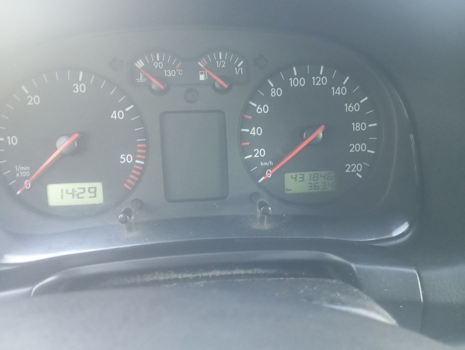 Sprzedam Golfa 4 1.9 90 koni pancerny