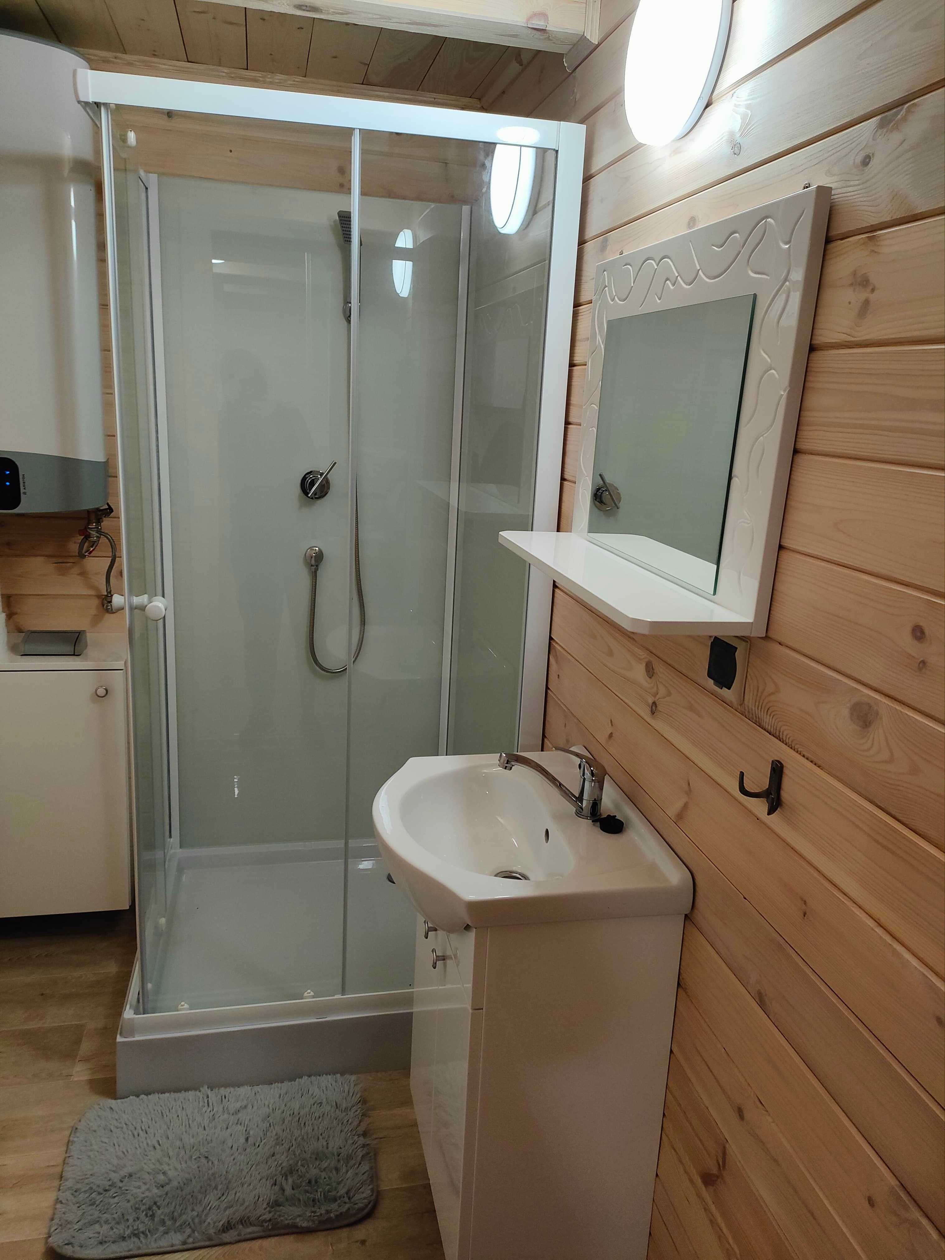 Domek nad jeziorem Świętajno,Bilard,klima, Wi-Fi, jacuzzi,łódka