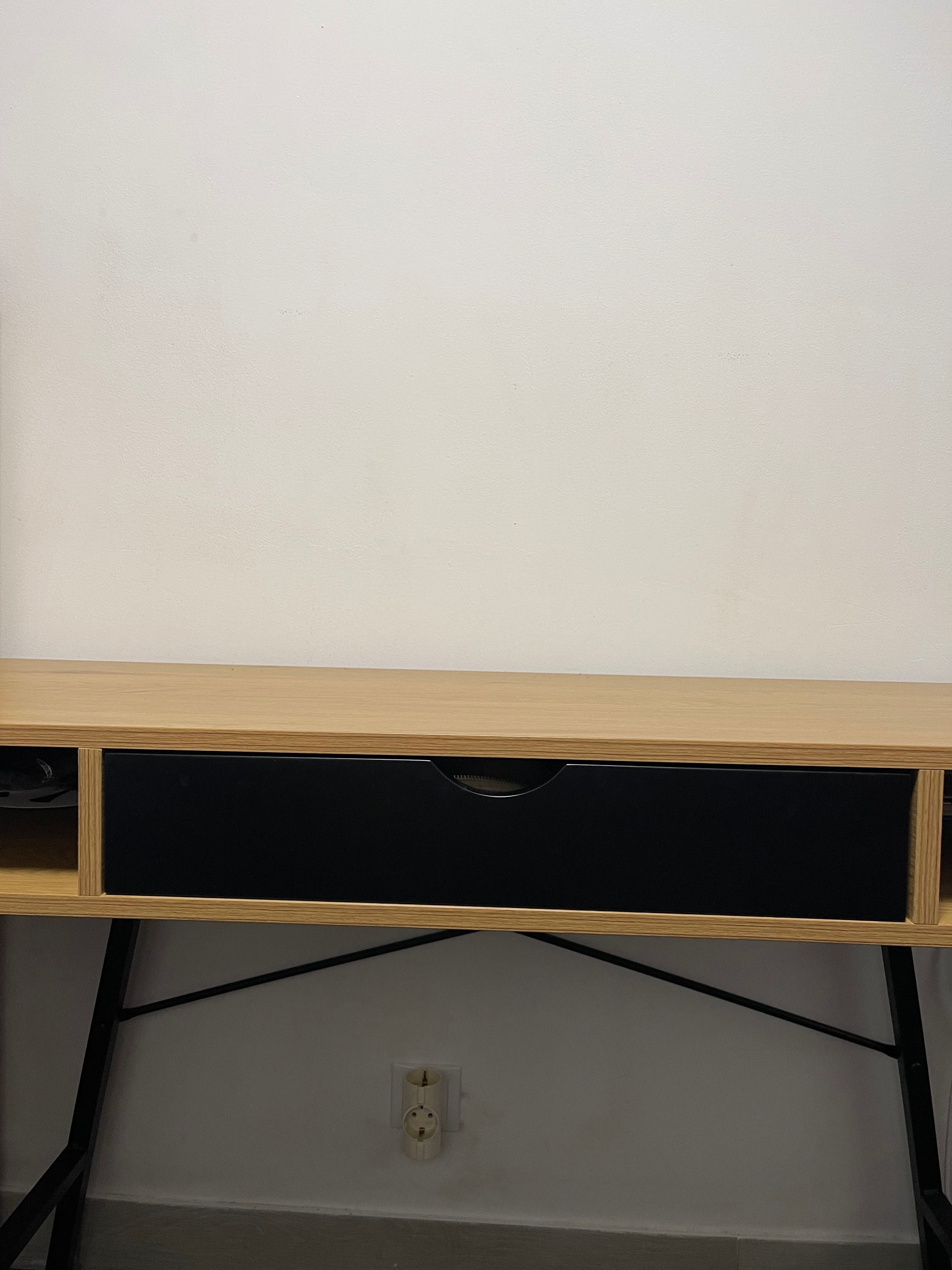 Secretaria Jysk castanho claro e preto - Excelente estado