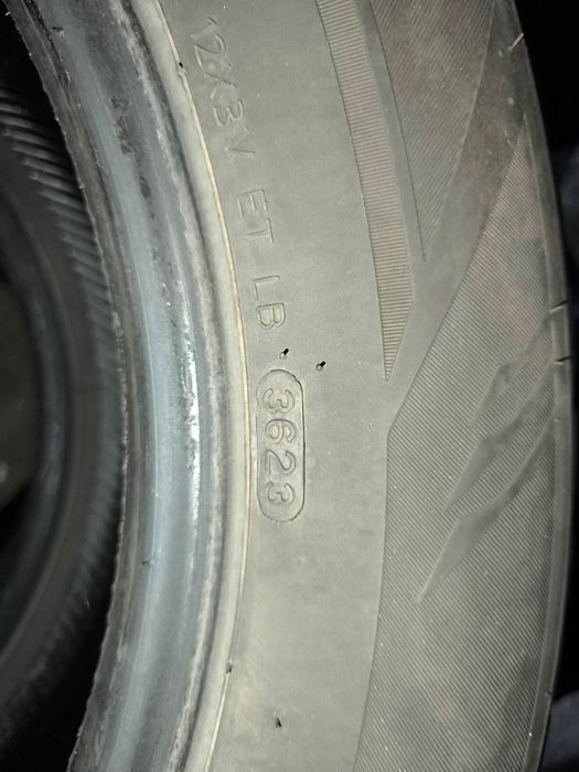 Зимові Шини б/у розміру 235*60 R 18