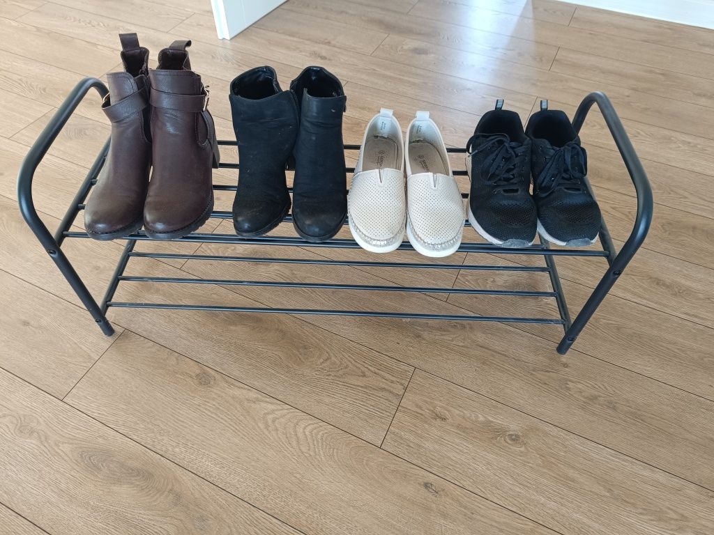 ...Regał na buty...