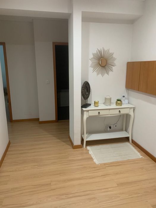 Apartamento Moderno T2 + Garagem fechada + 2 Varandas Exteriores