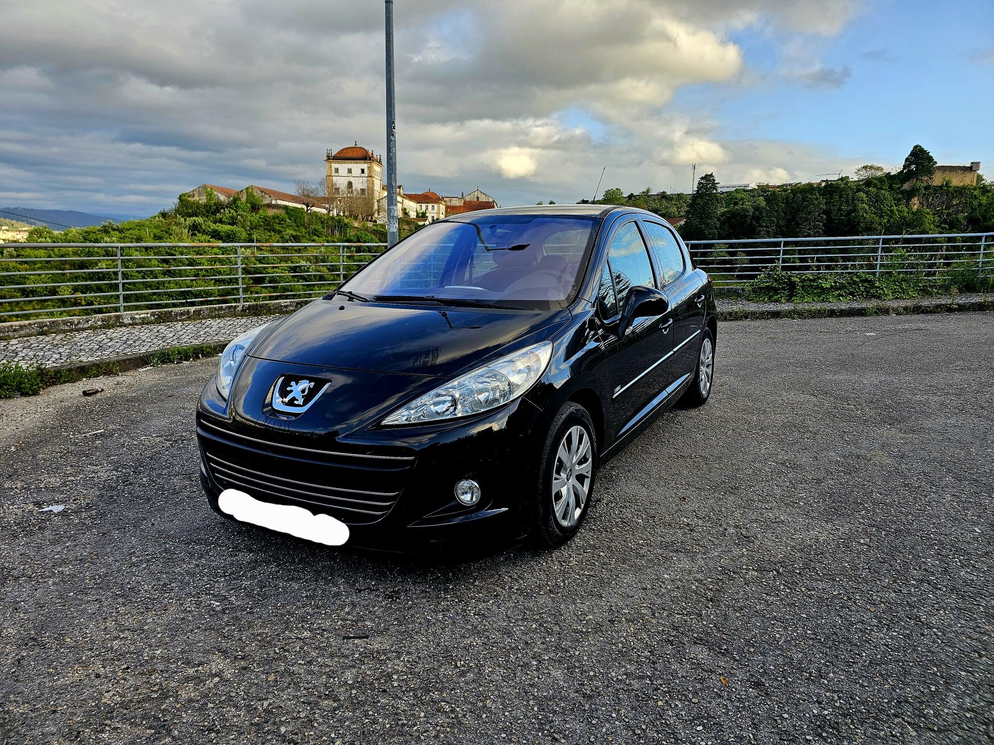 Peugeot 207 1.6 hdi 2012