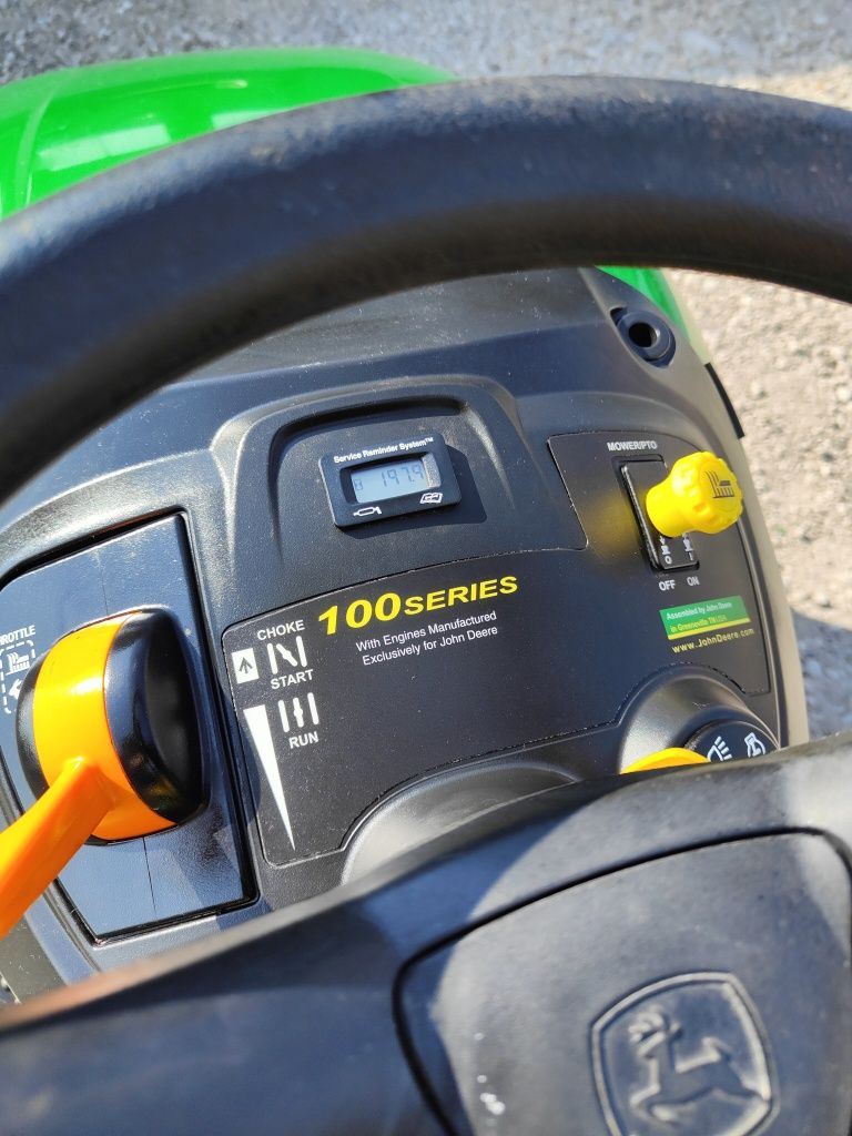 Traktorek kosiarka John Deere D140