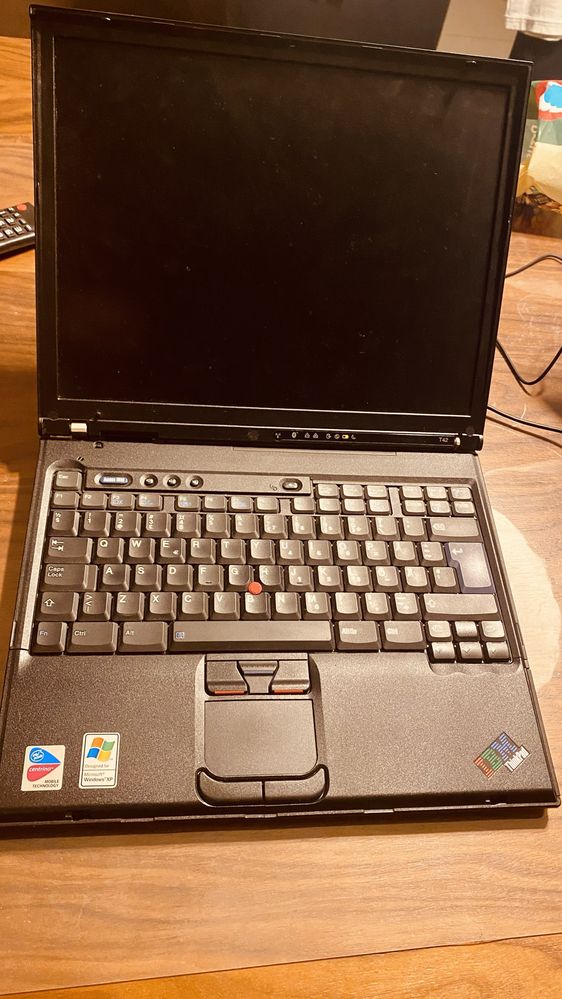 IBM thinkpad T42 (posiadam 2 sztuki)