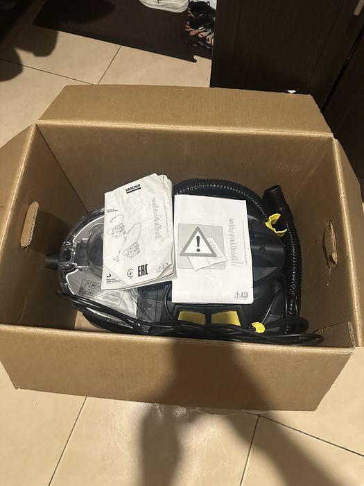 Продам karcher puzzi 8/1