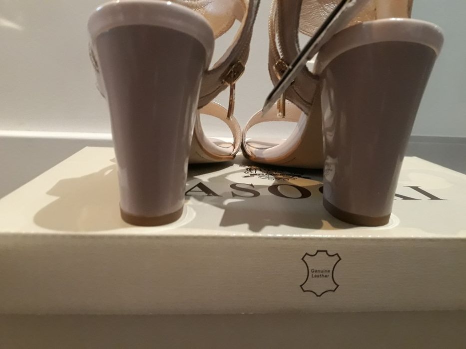 Sandały nowe z metką skórzane LASOCKI 35