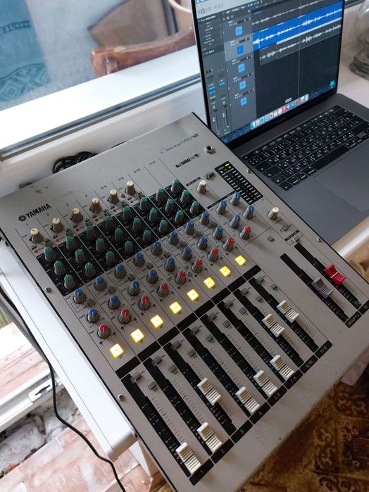 Продам СРОЧНО! Микшерный пульт Yamaha MW12 USB  Аудиоинтерфейс