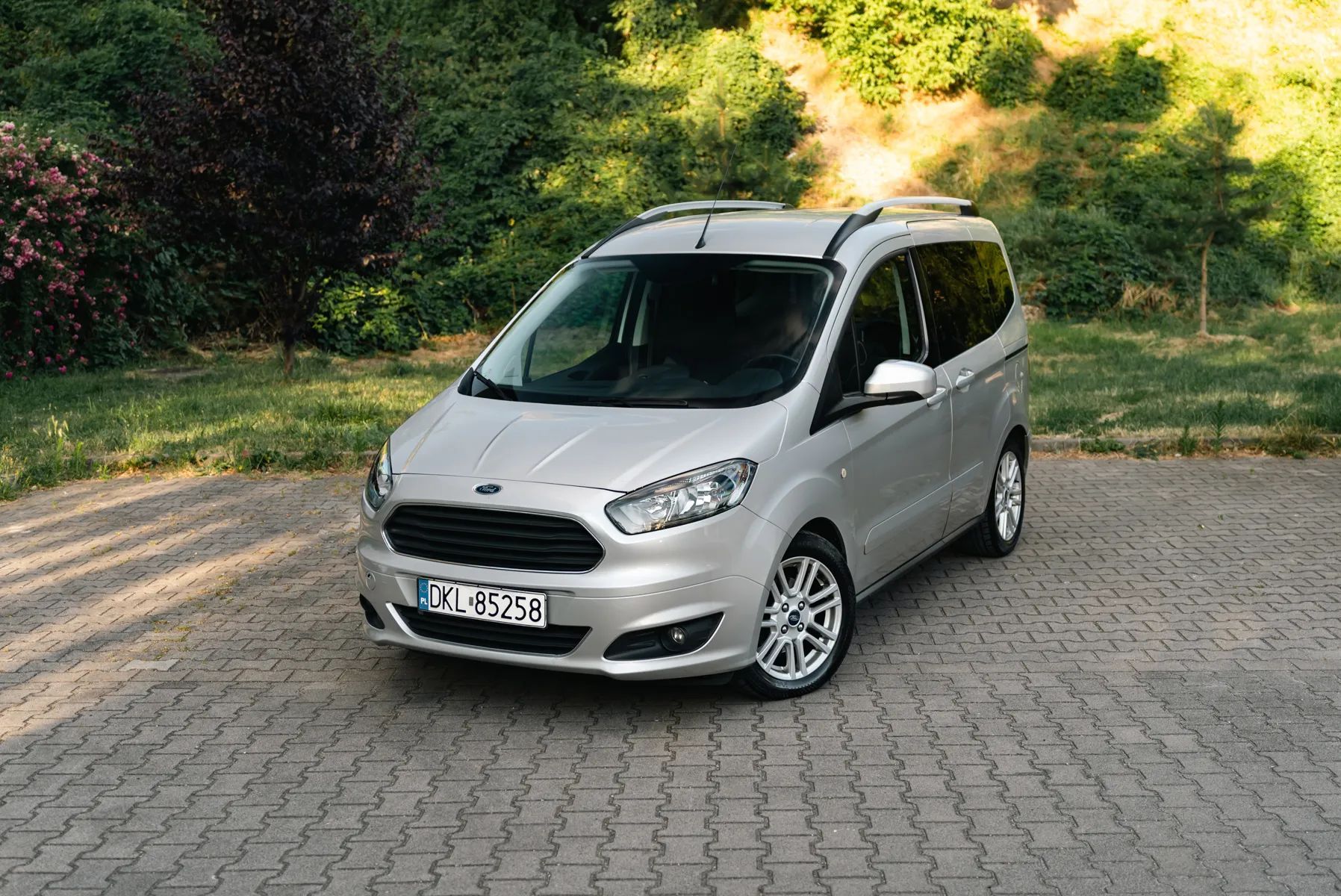 Ford Tourneo Courier FORD TOURNEO Courier 1.0 Eco Boost Titanium super wyposażony