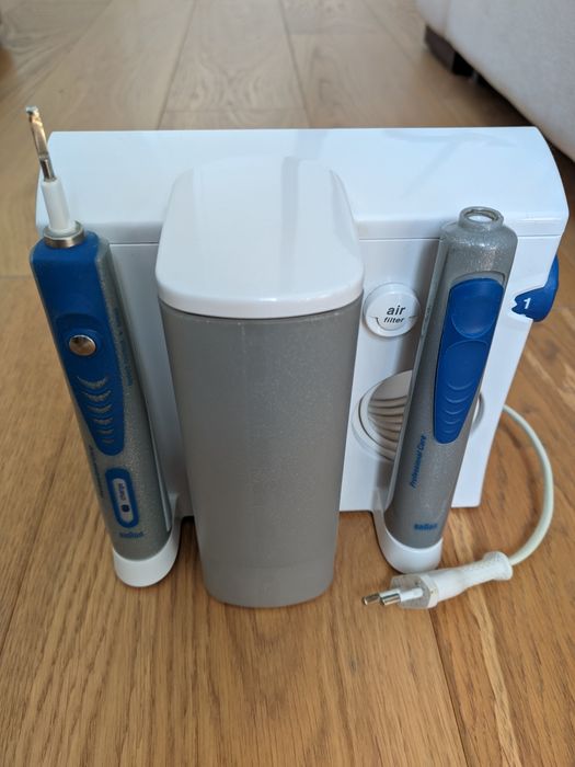 Oral-B 8500 DLX Professional Care - baza, szczoteczka, irygator