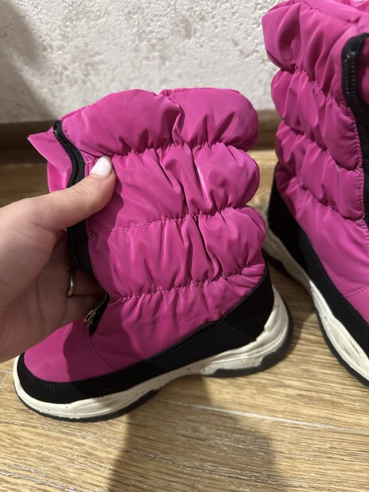 Зимові черевики для дівчинки 28р
