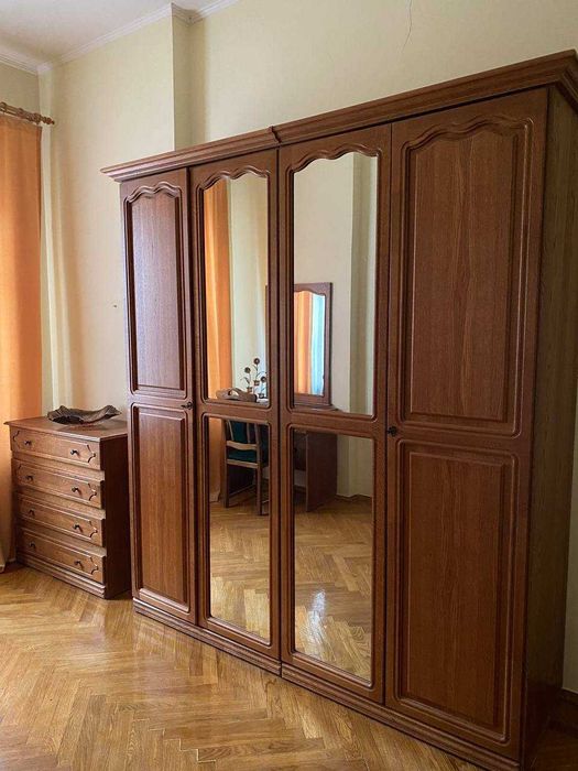 Продаётся 3-х ком. кв. центр Славянска Автономное от. 112 м.кв.