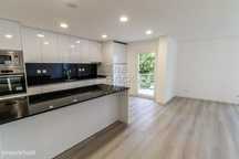 Apartamento T3 com parqueamento na Quinta da Flamenga, Vialonga