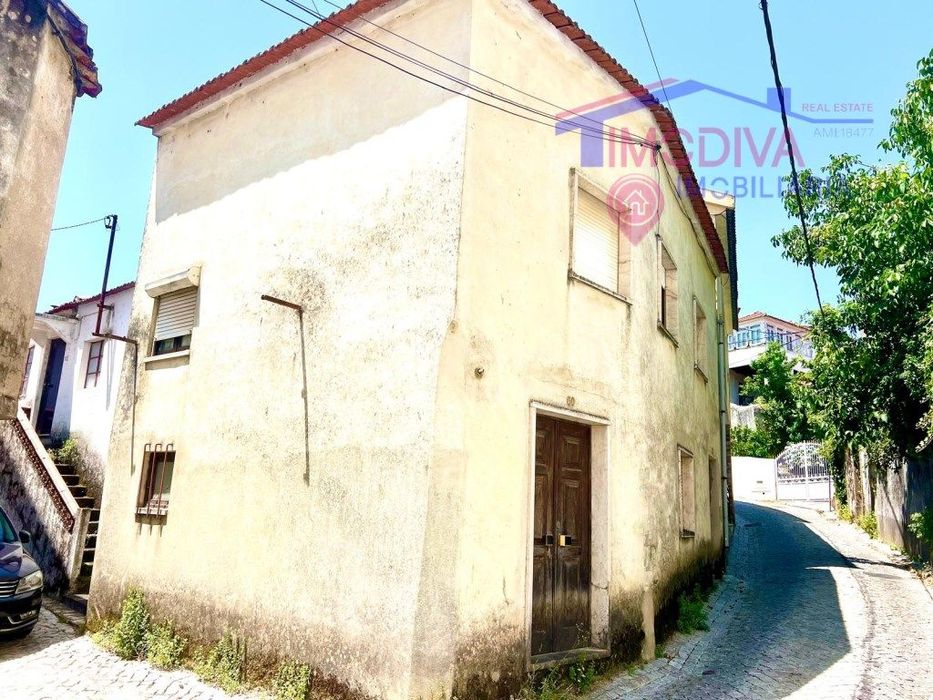 Moradias T2+T2 no centro da vila de Castanheira de Pera