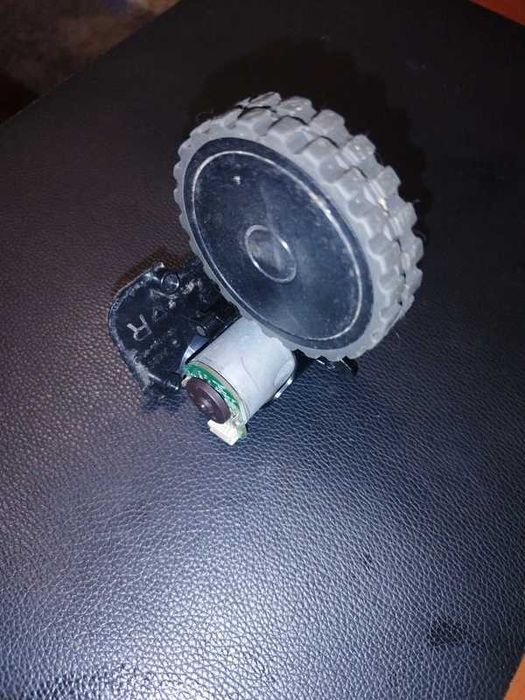 Roda direita cecotec conga 2290