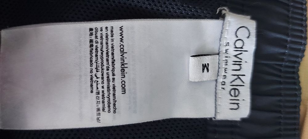 Calvin Klein M.    .