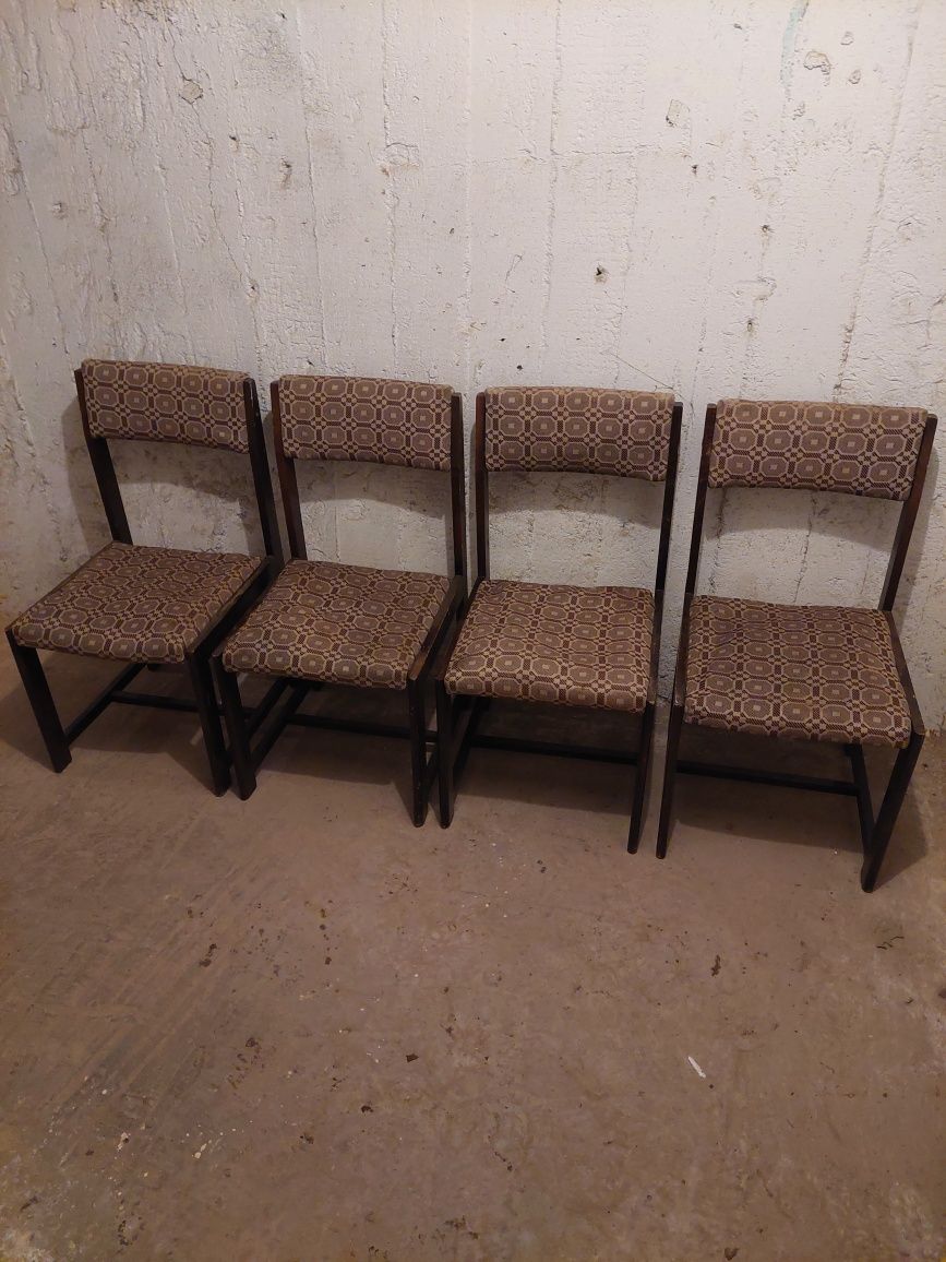 Cztery krzesła PRL, vintage Starachowickie zakłady przemysłu drzewnego