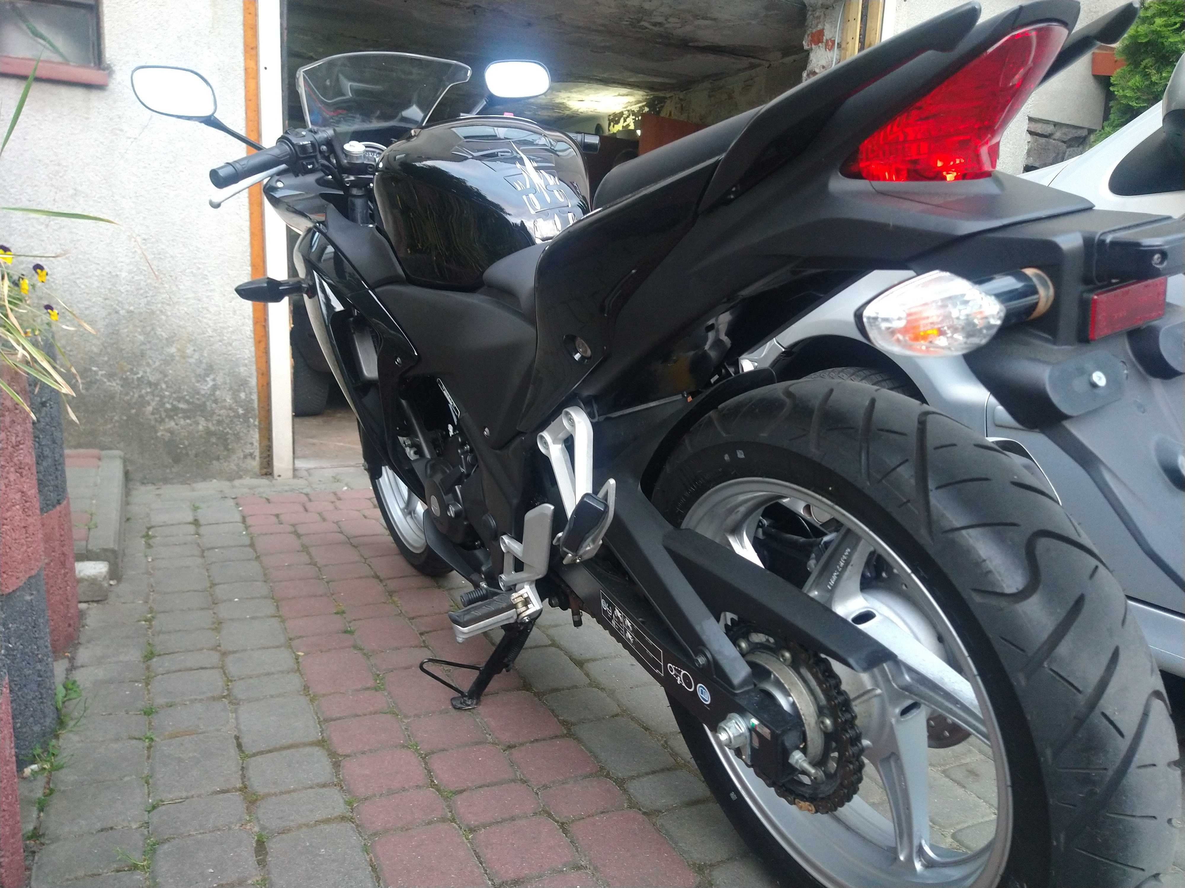Motocykl Honda CBR 250R