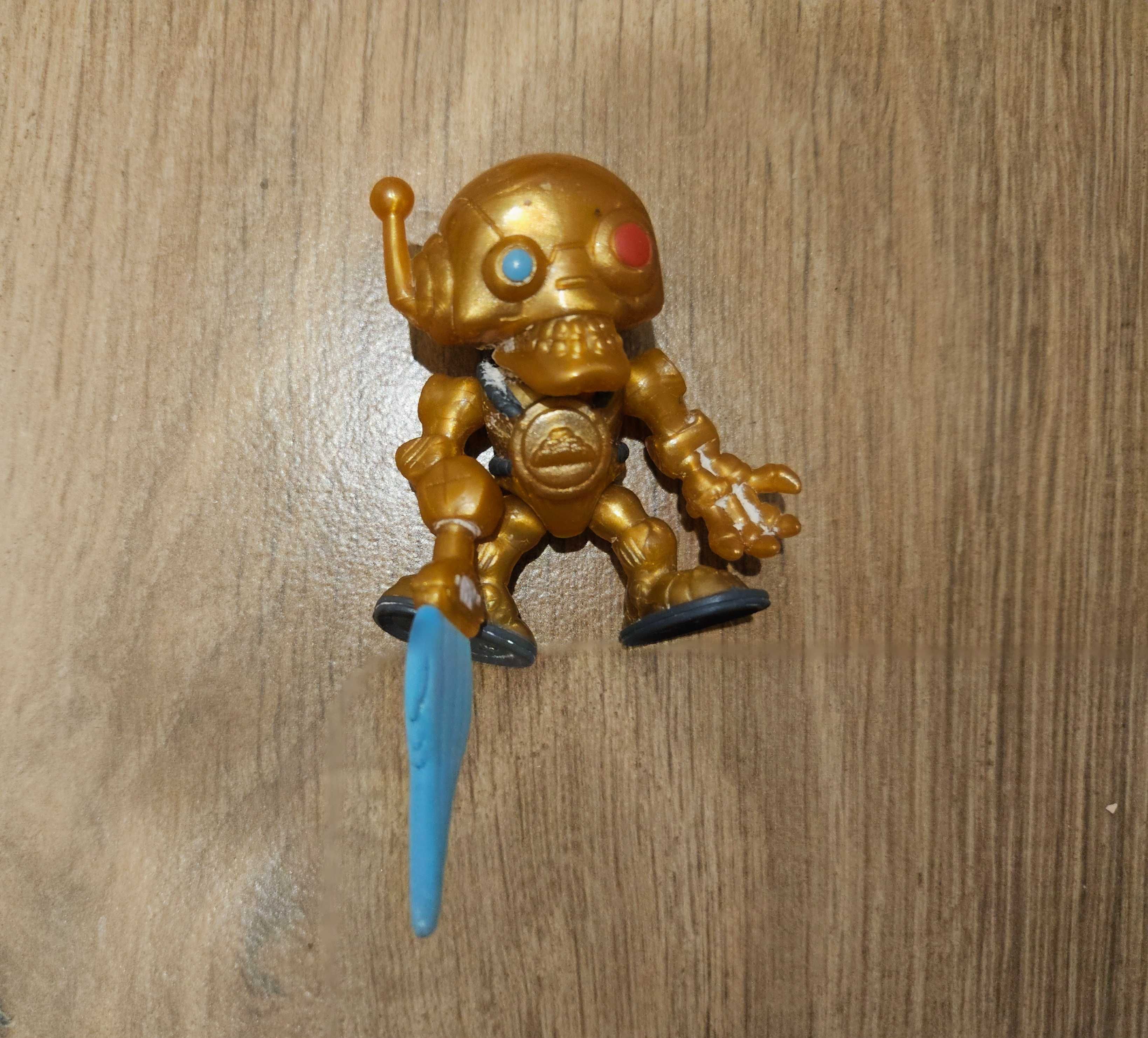 Treasure X dragons Figurka Cybergold z mieczem