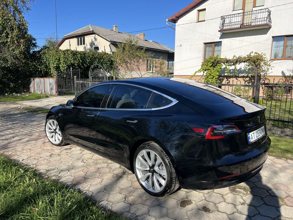 Tesla model3 mid range
