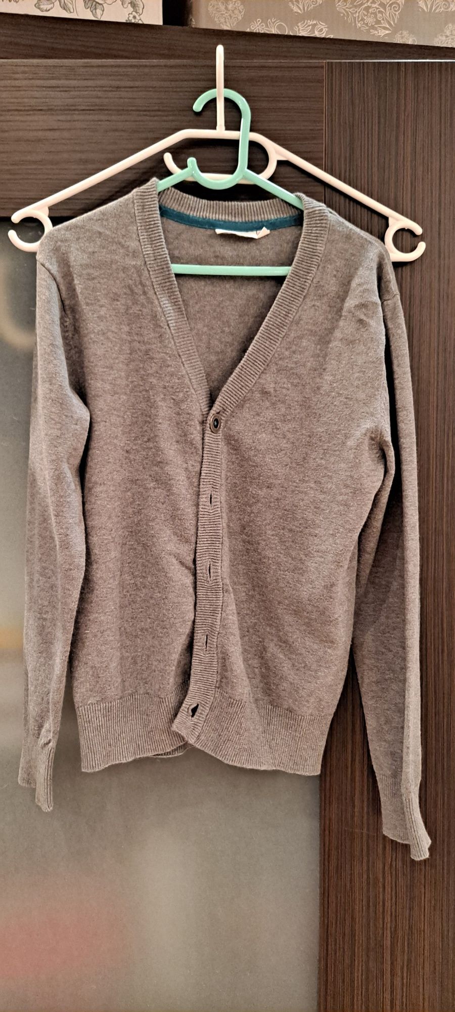 Szary sweter chłopięcy 146/152 KappAhl