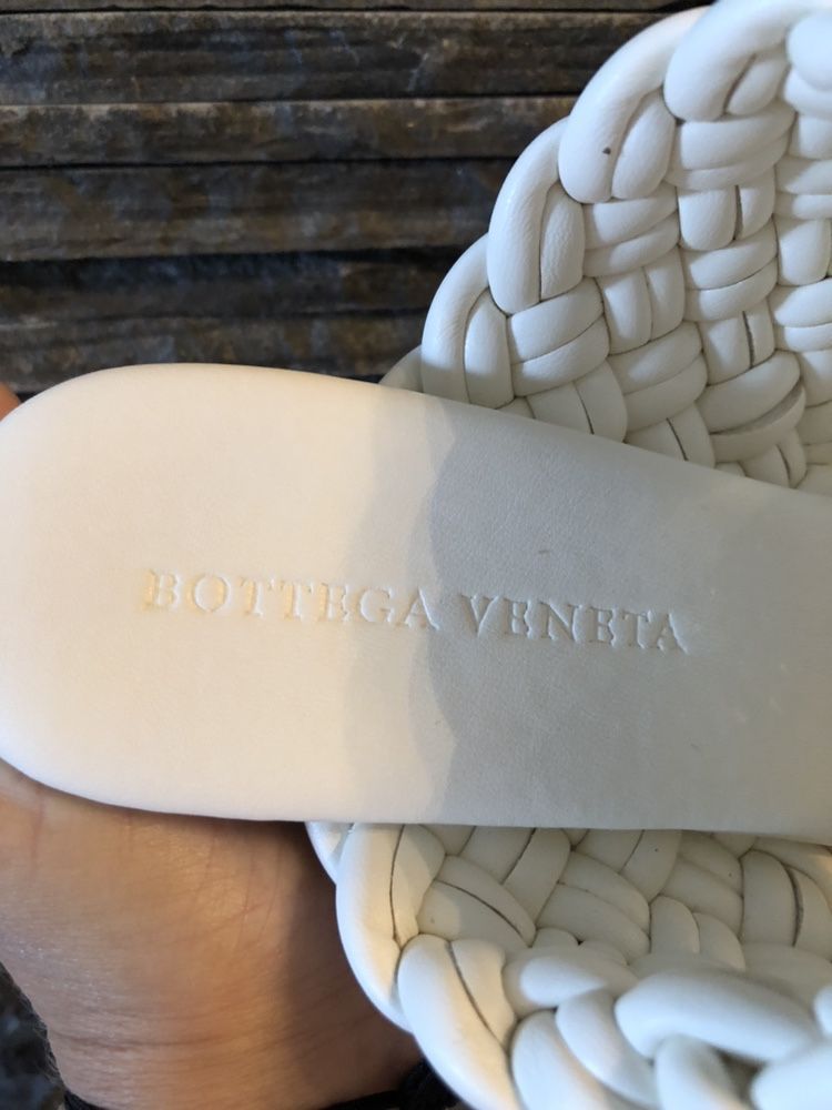 Klapki na szpilce Bottega Veneta rozmiar 39