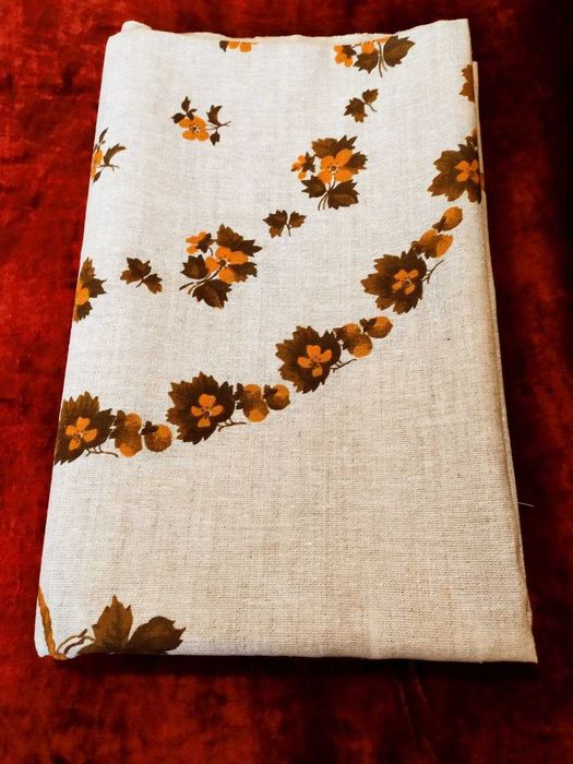 Скатерть льняная новая