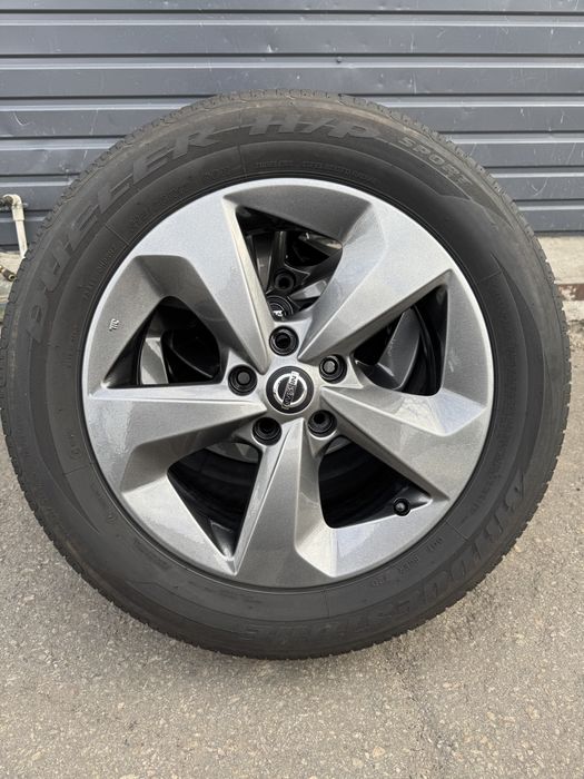 Диски Nissan R17 5x114.3 7j ET40 ЦО66.1 оригінал