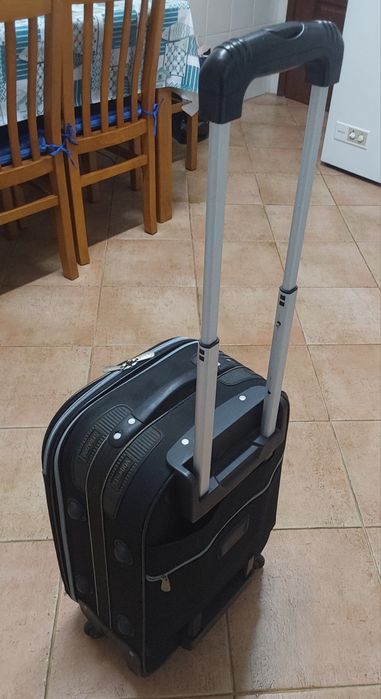 MALA DE VIAGEM DE CABINE COM 6 RODAS.Casa,Férias,Mudanças,Passeio,etc.