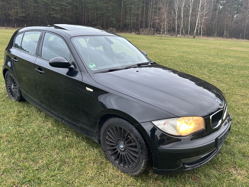 Bmw E87 schwarz 2  navi sportsitze szyber tempomat n47d20