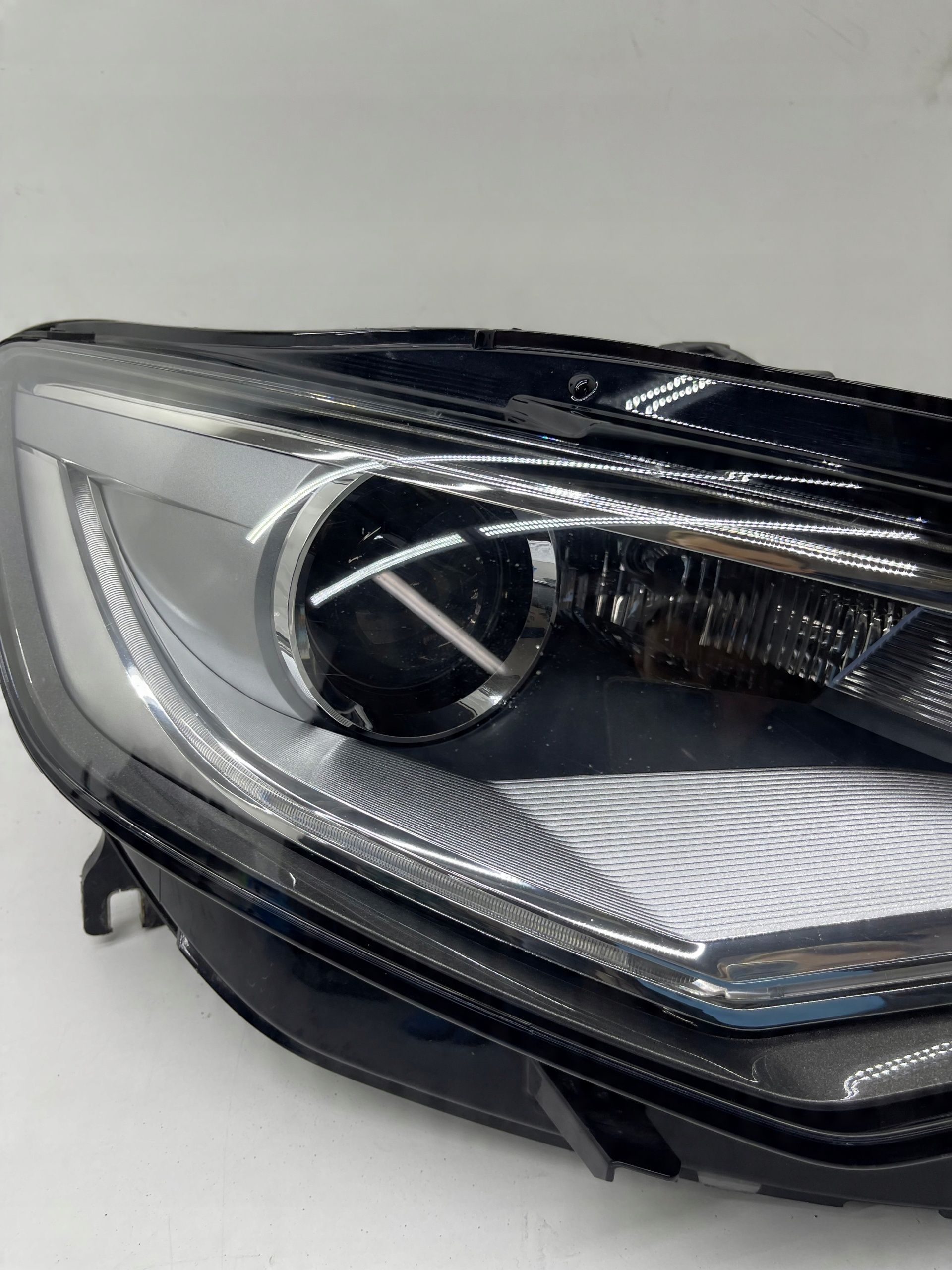 Audi A6 C7 Lampa Reflektor Prawy Przód Bi-Xenon Xenon Cała