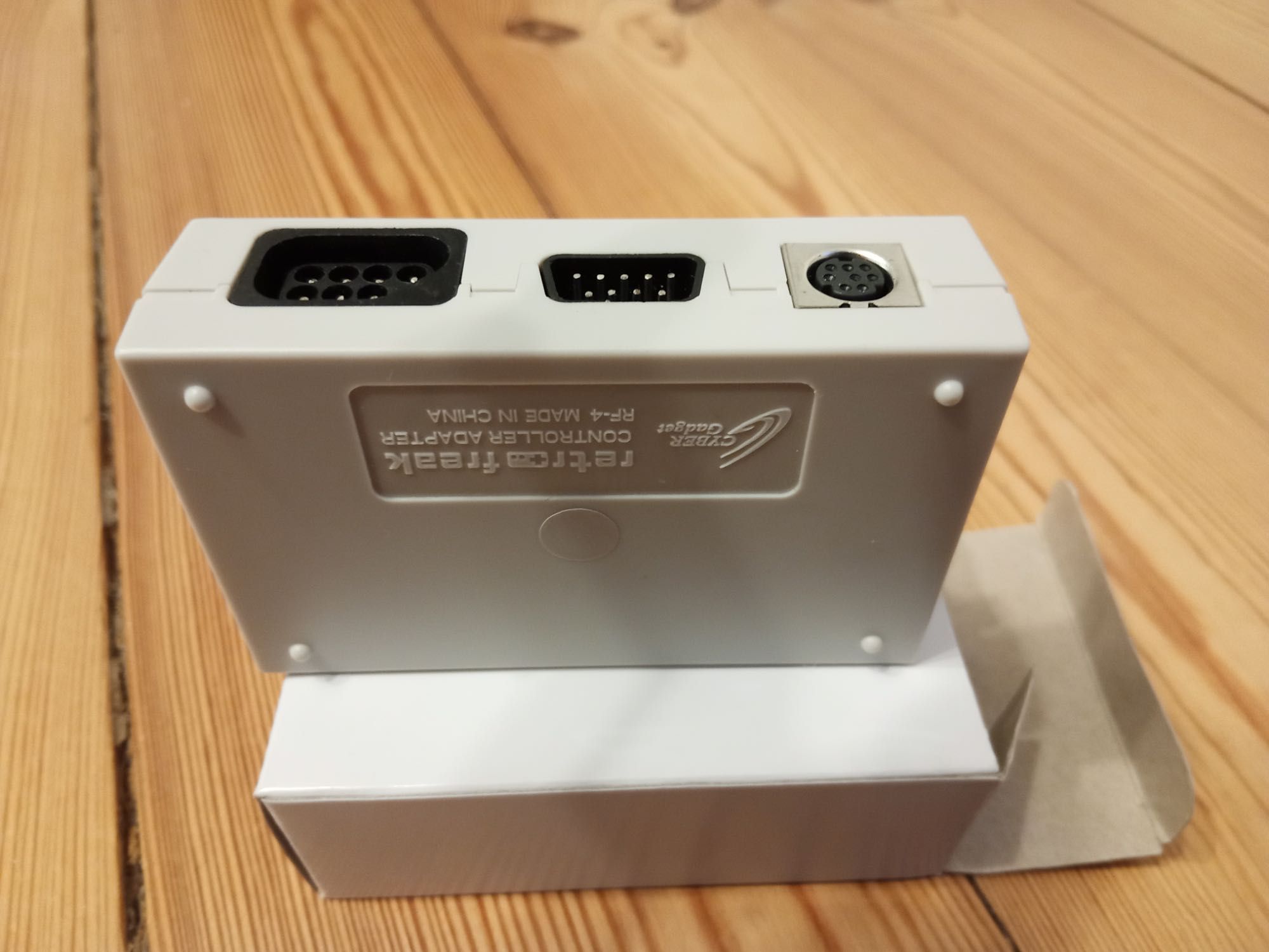 Konsola Cyber Gadget Retro Freak (Famicom, SNES, Sega, GBA) / zestaw