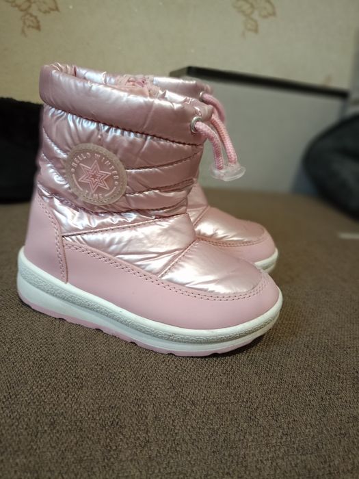 Дитяче взуття для дівчинки